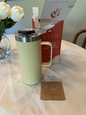 RYZE Double-Wall Insulated Tumbler - Pale Yellow. New in box.